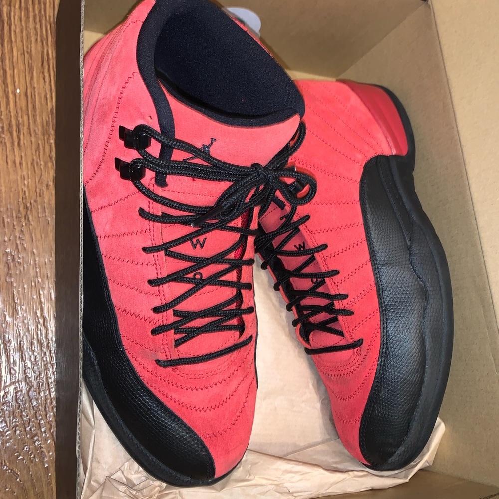 Jordan reverse flu 12 retro